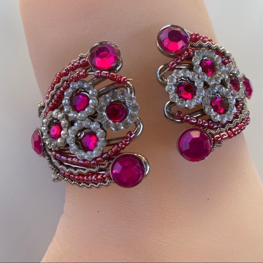 Bangle with Glass Jewels - Picture 4 of 6